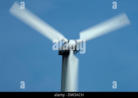 Les LAMES EN ROTATION WIND TURBINE ALTAMONT PASS, California USA Banque D'Images