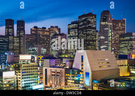 Tokyo, Japon à la gratte-ciel de Shinjuku district. Banque D'Images
