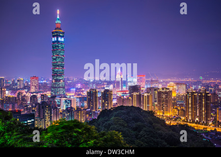 Taipei, Taïwan skyline at night. Banque D'Images