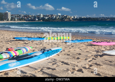 Manly Steyne Nord Plage avec planches en premier plan plages du nord de la Nouvelle-Galles du Sud Sydney NSW Australie Banque D'Images