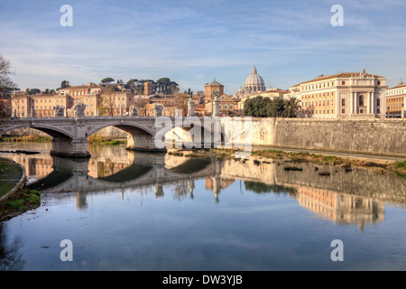 Ponte Vittorio Emanuele, Tibre Banque D'Images