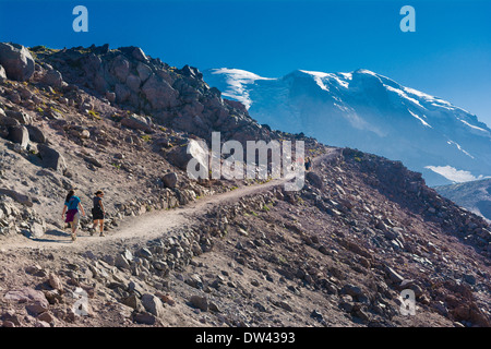 La randonnée sur Sentier de montagne Burroughs dans le 'Sunrise' de Mt. Rainier National Park, Washington, USA Banque D'Images