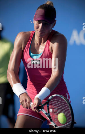 Acapulco, Mexique. Feb 26, 2014. La Belgique Yanina Wickmayer renvoie la balle à Dudi Sela de Slovénie durant leur match féminin de l'Open de tennis du Mexique à Acapulco, Guerrero, Mexique, le 26 février, 2014. Credit : Alejandro Ayala/Xinhua/Alamy Live News Banque D'Images