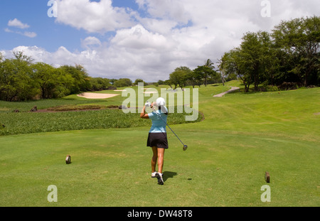 Le golf chinois belle femme au magnifique Wailea Emerald bien sûr Banque D'Images