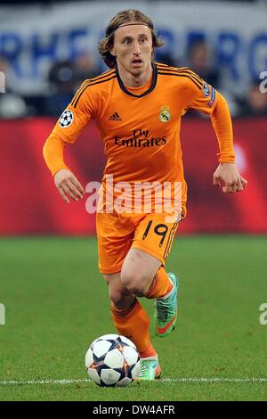 Gelsenkirchen, Allemagne. Feb 26, 2014. Luka Modric de Madrid au cours de la Ligue des Champions Tour de seize match entre le FC Schalke 04 et le Real Madrid au stade de Gelsenkirchen Gelsenkirchen, Allemagne, 26 février 2014. Photo : Marius Becker/dpa/Alamy Live News Banque D'Images