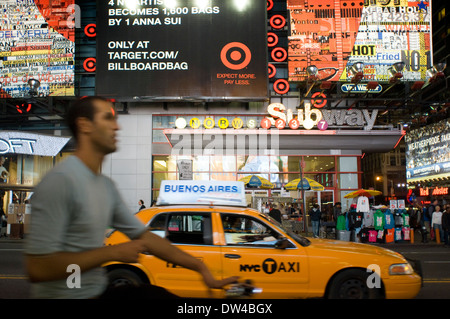 Métro de Times Square. 1560 Broadway, entre les 46e et 47e Rue . Téléphone 212-869-5667 (8:00 à 20:00) . Banque D'Images