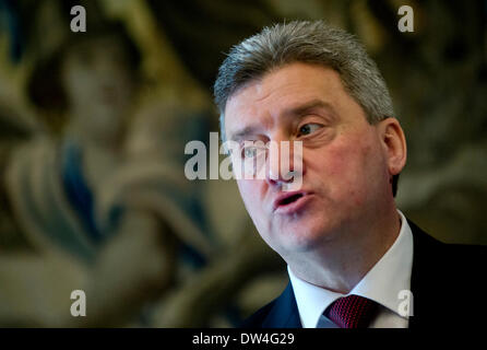 Prague, République tchèque. Feb 27, 2014. Le Président de la Macédoine Gjorge Ivanov prend la parole lors de la conférence de presse après une rencontre avec le président tchèque Milos Zeman au Château de Prague, République tchèque, Jeudi 27 Février, 2014. Photo : CTK Vit Simanek/Photo/Alamy Live News Banque D'Images