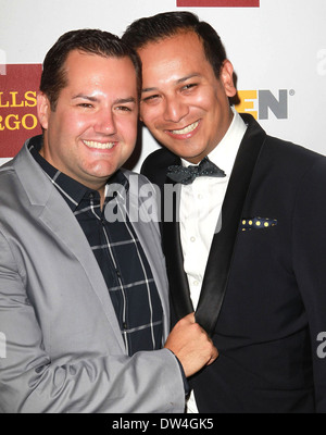 Ross Mathews et Salvador Camarena 8e édition du GLSEN Respect Awards tenue à l'hôtel Beverly Hills - Arrivées Los Angeles, Californie - 05.10.12 Avec : Ross Mathews et Salvador Camarena Où : Los Angeles, California, United States Quand : 05 Oct 201 Banque D'Images