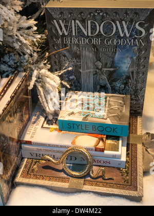 Bergdorf Goodman Department Store Window display, NYC Banque D'Images