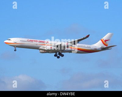 PZ-TCP Surinam Airways Airbus A340-311 Banque D'Images