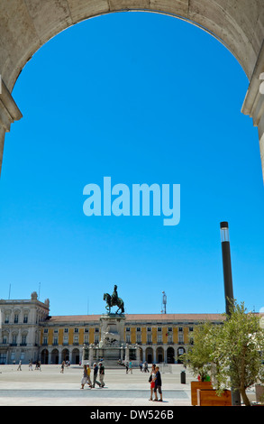 La Praça do Comércio ou en anglais Commerce Square, situé dans la ville de Lisbonne, quartier de Baixa, au Portugal. Banque D'Images