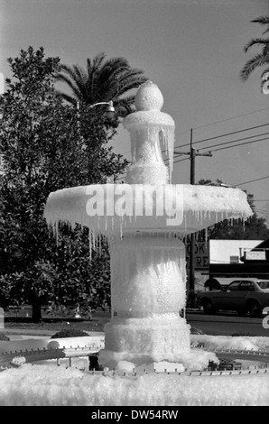 Frozen fontaine en face du bâtiment de Westcott Tallahassee, Floride Banque D'Images