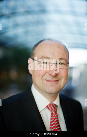 Düsseldorf, Allemagne. 28 Février, 2014. Chef de la société immobilière Deutsche Annington Rolf Buch avant le début de la conférence de presse annuelle de l'hôtel Maritime à Duesseldorf, Allemagne, 28 février 2014. Photo : ROLF VENNENBERND/dpa/Alamy Live News Banque D'Images