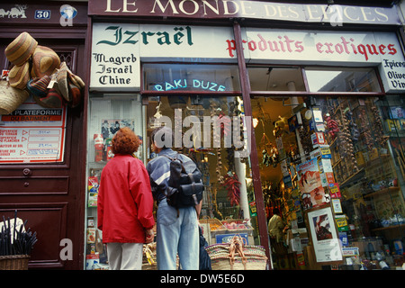 Paris. La France. Izrael - Le Monde des Epices, boutique spécialisée Rue François Miron. 4ème arrondissement. Banque D'Images