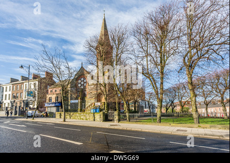 Route de l'université était à l'origine de l'Eglise morave situé sur Sandy Row à Belfast en 1871 et déplacé à son emplacement actuel en 188 Banque D'Images