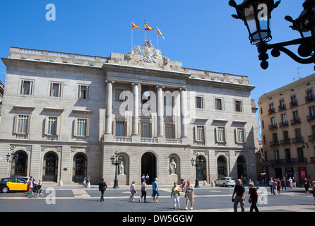 Espagne, Catalogne, Barcelone, Plaça de Sant Jaume, l'hôtel de ville dans le quartier gothique. Banque D'Images