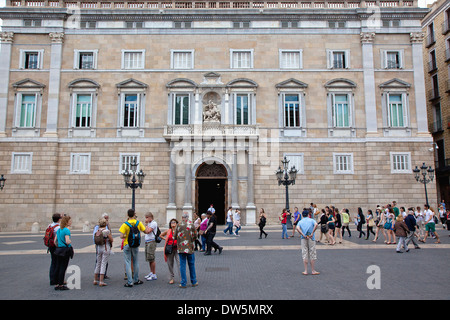 Espagne, Catalogne, Barcelone, Palau de la Generalitat, Plaça de Sant Jaume dans le quartier gothique. Banque D'Images