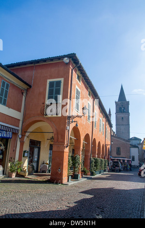 Place principale de Busseto village, Emilie Romagne, Italie Banque D'Images