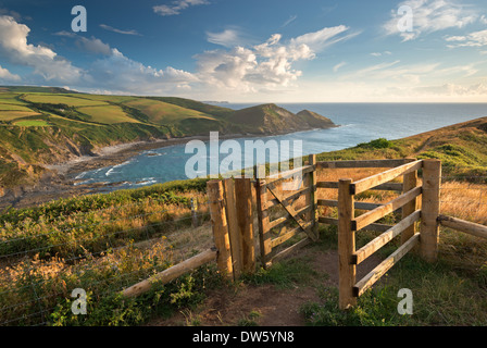 Kissing Gate sur le South West Coast Path près de Crackington Haven, Cornwall, Angleterre. L'été (août) 2013. Banque D'Images