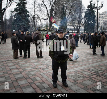 Kiev, Ukraine. Feb 27, 2014. Les anciens combattants de la guerre en Afghanistan est venu à une réunion au Parlement européen avec l'ARV. © Sergii Kharchenko/NurPhoto ZUMAPRESS.com/Alamy/Live News Banque D'Images