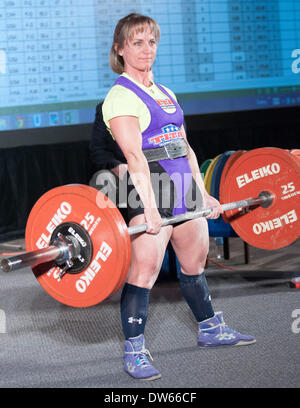 Columbus, Ohio. 28 février 2014- Sioux-z Hartwig-Gary StartStrength.com au 2014 deadlifts Matières Pro Powerlfitng la concurrence à l'Arnold Festival sportif. Credit : Brent Clark/Alamy Live News Banque D'Images