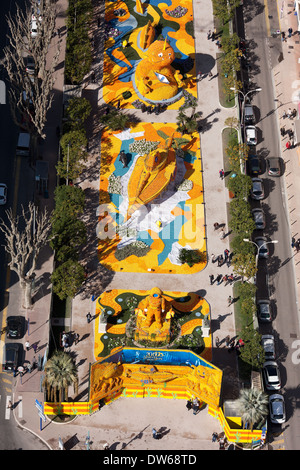 VUE AÉRIENNE.Festival du citron de Menton en 2014.thème "20000 ligues sous la mer" construit avec des citrons et des oranges.Côte d'Azur, France. Banque D'Images