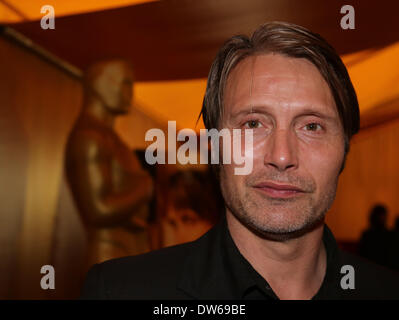 Hollywood, Californie, USA. 28 Février, 2014. L'acteur Mads Mikkelsen assiste à la 86e annuelle des Academy Awards - Foreign Language Film Award Photo Op au Hollywood & Highland Center le 28 février 2014 à Hollywood, Californie. JAVIER ROJAS/PI Crédit : Javier Rojas/Pi/Prensa Internacional/ZUMAPRESS.com/Alamy Live News Banque D'Images