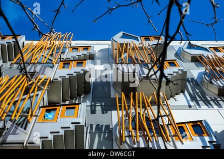 Windows dans le MSPs bureaux au parlement écossais, Holyrood, Édimbourg Banque D'Images
