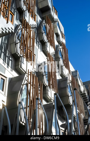 Windows dans le MSPs bureaux au parlement écossais, Holyrood, Édimbourg Banque D'Images