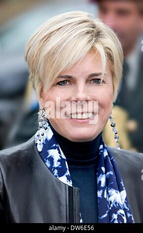 Gouda, aux Pays-Bas. 28 Février, 2014. La Princesse Laurentien des Pays-Bas s'ouvre l'usine de chocolat à Gouda, aux Pays-Bas, le 28 février 2014. L'ancienne fabrique de chocolat est la nouvelle bibliothèque, atelier d'impression et de Kruim restauration de Gouda. Photo : Patrick van Katwijk/dpa/Alamy Live News Banque D'Images