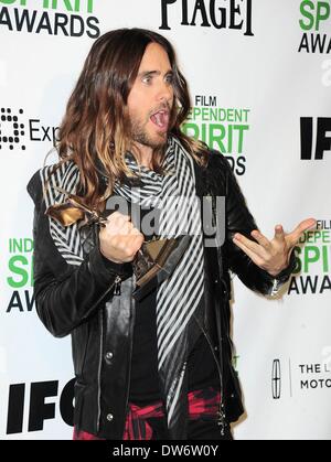 Santa Monica, CA, USA. 1er mars 2014. Jared Leto (meilleur second homme pour DALLAS BUYERS CLUB) dans la salle de presse pour 2014 Film Independent Spirit Awards - Salle de presse, la plage de Santa Monica, Santa Monica, CA, 1 mars 2014. Photo par : Gregorio Binuya/Everett Collection/Alamy Live News Banque D'Images