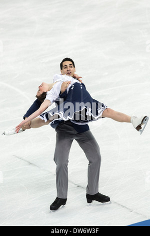 Anna Cappellini et Luca Lanotte (ITA) d'effectuer dans le programme court de danse sur glace aux Jeux Olympiques d'hiver de Sotchi, Russie, 2014 Banque D'Images