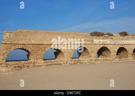 Aqueduc romain de Césarée Maritima Parc National Israël Banque D'Images