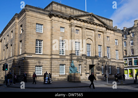 Edimbourg Haute Cour de justicier dans le Lawnmarket sur le Royal Mile. Banque D'Images