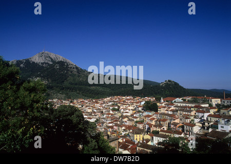 Grèce LESBOS Vue sur Ville d'Agiasos niché sous le mont Olympe Banque D'Images