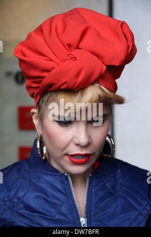 Londres, Royaume-Uni, le 2 mars 2014. Paloma Faith vu à la BBC radio one studios Banque D'Images