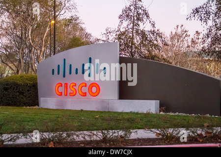 Un signe de Cisco Systems à San Jose en Californie Banque D'Images