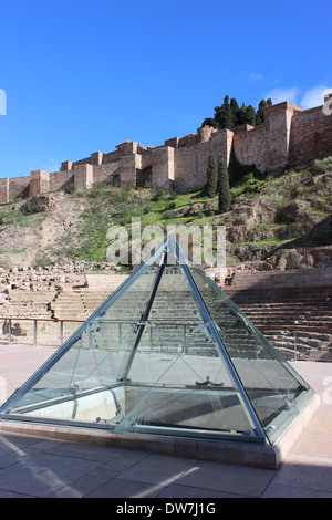 Les vestiges archéologiques romains et maures à Malaga Banque D'Images