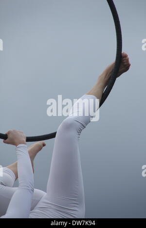 Rome, Italie. 1er mars 2014. Période de carnaval - various artists performing sur Via dei Fori Imperiali street à Rome en Italie. Banque D'Images