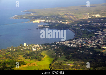 Vue aérienne de Hilo, Big Island, Hawaii, USA Banque D'Images