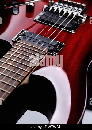 Ibanez guitare électrique rouge close up artistique Banque D'Images