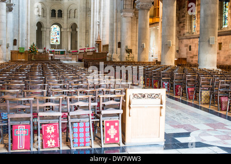 Bancs à St Anne's Cathedral, Belfast Banque D'Images