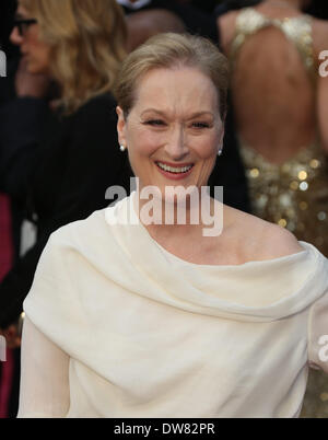 Hollywood, Californie, USA. 2 mars, 2014. L'actrice Meryl Streep nous assiste à la 86e Academy Awards aka Oscar en Dolby Theatre de Los Angeles, USA, le 02 mars 2014. Credit : Hubert Boesl/afp photo alliance/Alamy Live News Banque D'Images