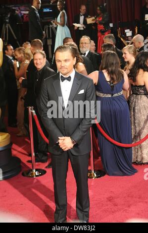 Los Angeles, USA. 2e Mar, 2014. Leonardo DiCaprio arrive sur le tapis rouge pour les Oscars au Kodak Theater à Hollywood, aux États-Unis, le 2 mars 2014. Crédit : Yang Lei/Xinhua/Alamy Live News Banque D'Images