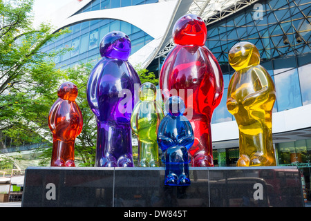 Jelly Baby comme le verre ou l'extérieur de la sculpture statue chiffres Plaza Singapura à Singapour. Banque D'Images