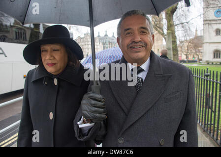 Londres, Royaume-Uni. 3 mars, 2014. Les clients arrivent à la Nelson Mandela - mémorial à l'abbaye de Westminster à Londres. Photo par voir Li/Alamy Live News Banque D'Images