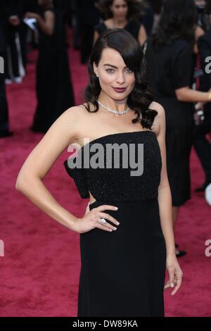 L'actrice Margot Robbie assiste à la 86e Academy Awards aka Oscar en Dolby Theatre de Los Angeles, USA, le 02 mars 2014. Photo : Hubert Boesl Banque D'Images