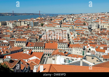 Vue panoramique de Lisbonne, sur la rivière Tagus, Alfama, Portugal. Banque D'Images