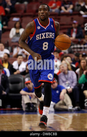 1 mars 2014 : Philadelphia 76ers shooting guard Tony Wroten (8) en action au cours de la NBA match entre les Washington Wizards et les Philadelphia 76ers au Wells Fargo Center de Philadelphie, Pennsylvanie. Les assistants gagné 122-103. Christopher (Szagola/Cal Sport Media) Banque D'Images