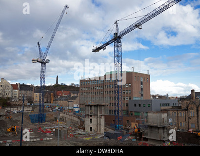 Site de construction avec des grues Edinburgh Scotland UK Banque D'Images